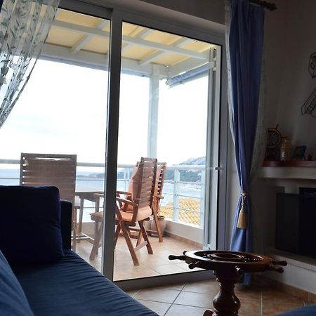 Giorgis Home Seafront Schinias Exterior photo