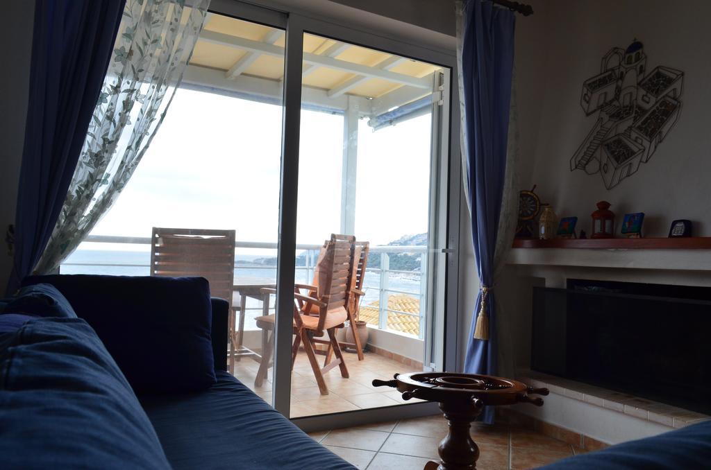 Giorgis Home Seafront Schinias Exterior photo