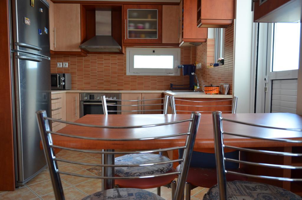 Giorgis Home Seafront Schinias Exterior photo
