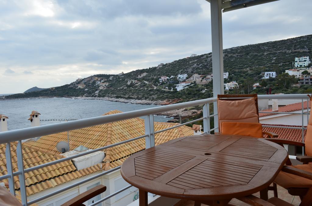 Giorgis Home Seafront Schinias Exterior photo