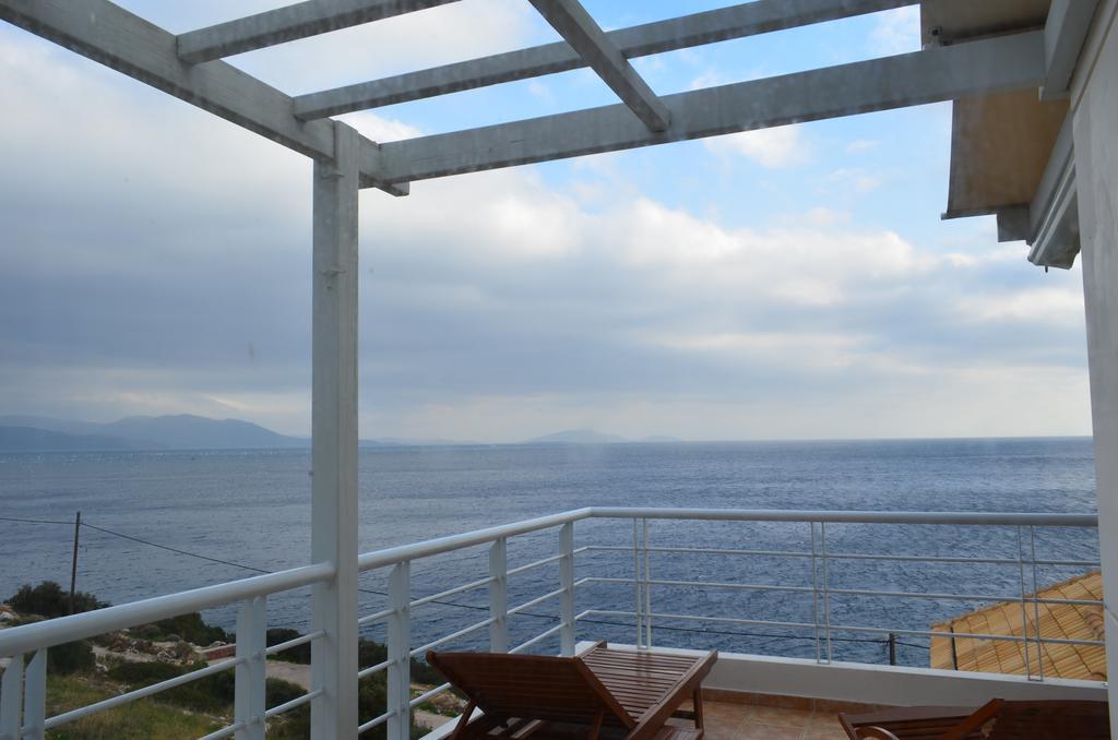 Giorgis Home Seafront Schinias Exterior photo